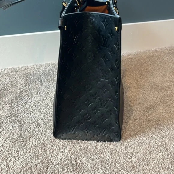LV black tote - excellent condition - Picture 4 of 10